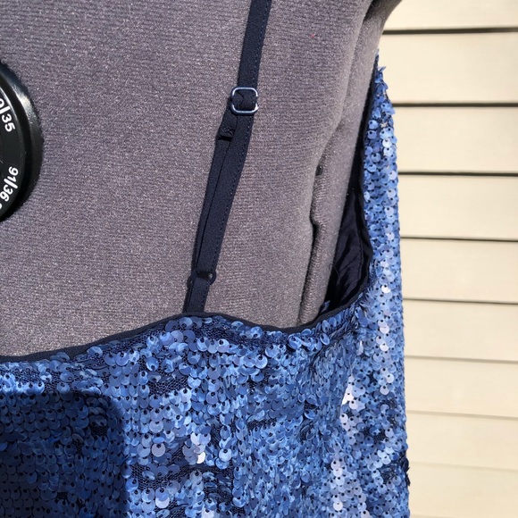 VINCE CAMUTO NWT mystic sea blue all over sequin camisole v-neck tank top, XS - Picture 9 of 14